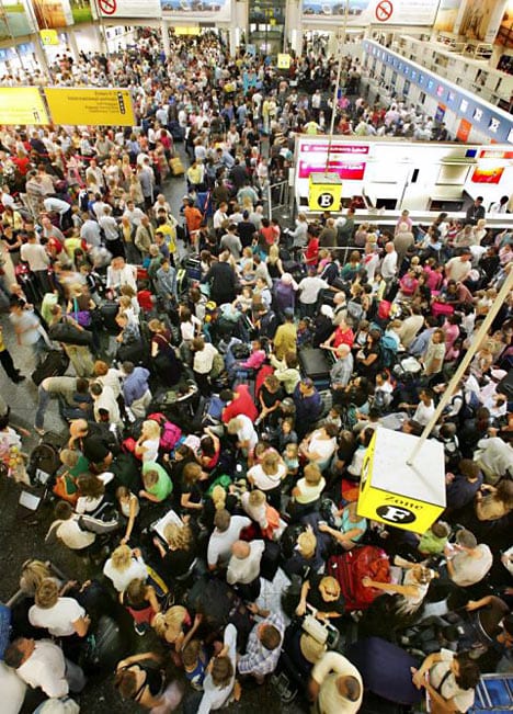 Spanish air strike looms as talks break down Spanish air strike looms as talks break down