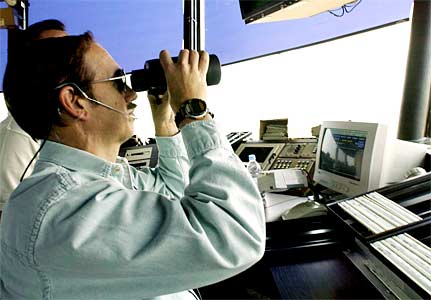 Spain’s air traffic controllers grounded for not having satisfactory English Spain’s air traffic controllers grounded for not having satisfactory English