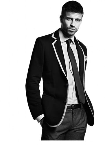 Shakira´s lover Gerard Pique: Well suited, but not booted Shakira´s lover Gerard Pique: Well suited, but not booted