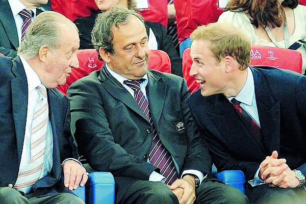 UEFA President Michel Platini C Spanish King Juan Carlos L and British
