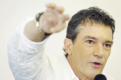 Antonio Banderas cancer scare Antonio Banderas cancer scare