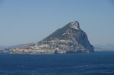 Is land reclamation or dredging damaging La Linea beaches? Is land reclamation or dredging damaging La Linea beaches?