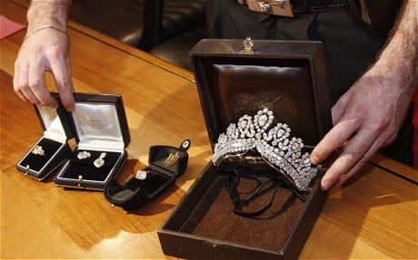 Evita’s jewellery stolen from Spain by a fake sheik Evita’s jewellery stolen from Spain by a fake sheik