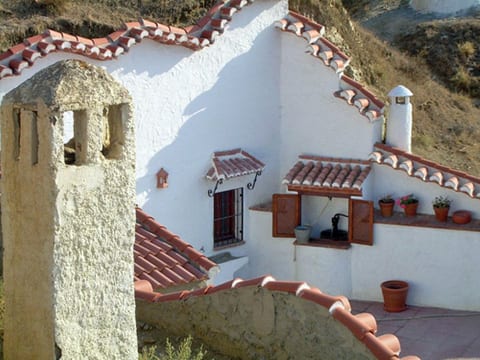 Cave living: Not just for bears! Cave living: Not just for bears!