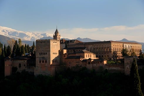 Experts pour cold water on scheme to connect Alhambra with Granada city via lift and tunnel Experts pour cold water on scheme to connect Alhambra with Granada city via lift and tunnel