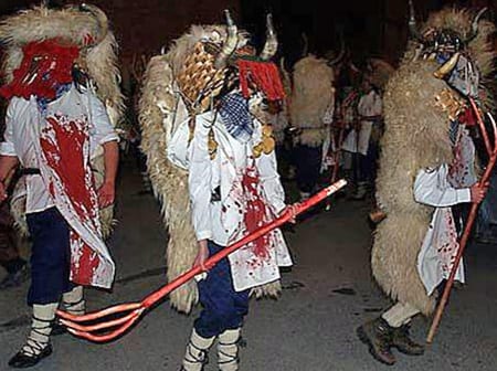 Blood-covered monsters and solar panels – Carnival in Navarra! Blood-covered monsters and solar panels – Carnival in Navarra!