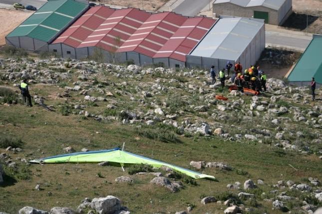 British holidaymaker dies in hang gliding accident in Spain British holidaymaker dies in hang gliding accident in Spain