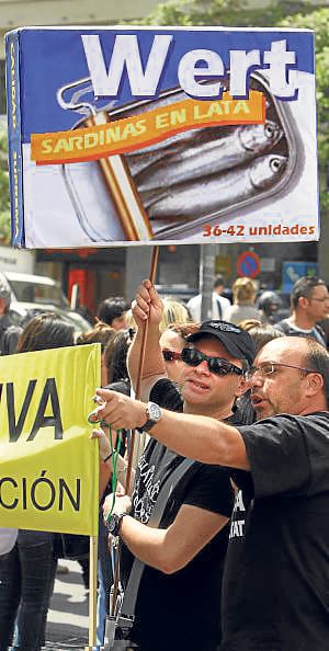 We are not Spanish sardines! We are not Spanish sardines!