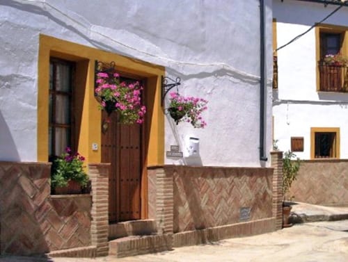 Spacious three-bedroom holiday home for rent… ideal for couples? Spacious three-bedroom holiday home for rent… ideal for couples?