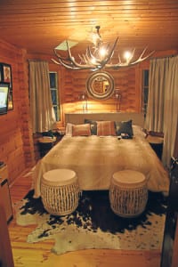 El Lodge bedroom