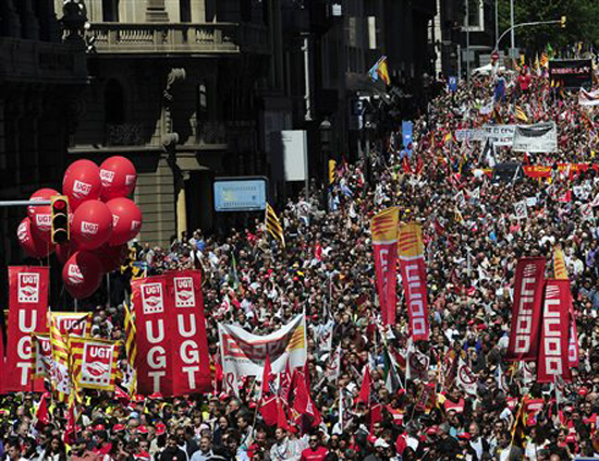 Thousands turn out for Mayday protests across Spain Thousands turn out for Mayday protests across Spain