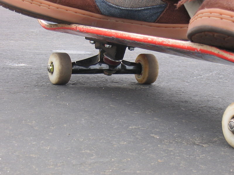 Skateboarding tourist dies after crashing into wall in Marbella Skateboarding tourist dies after crashing into wall in Marbella