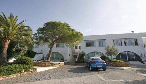 Briton falls from balcony in Ibiza Briton falls from balcony in Ibiza