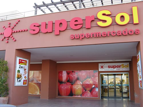 Supersol customers get their daily bread for free Supersol customers get their daily bread for free
