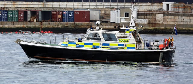 Tug of war between Gibraltar and Spain over smuggler’s boat Tug of war between Gibraltar and Spain over smuggler’s boat