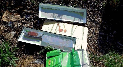 Fingers, knife and chopping board found in playground lead to massive insurance scam Fingers, knife and chopping board found in playground lead to massive insurance scam