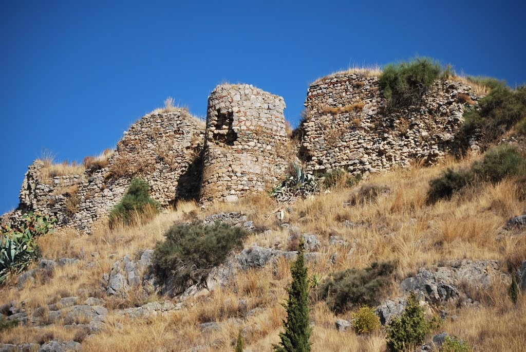 Castle of light: The ancient Moorish redoubt in Cartama Castle of light: The ancient Moorish redoubt in Cartama