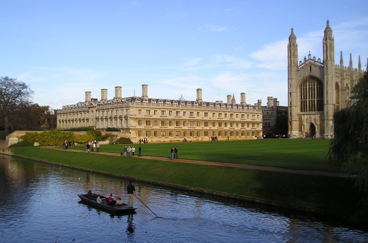 Sevilla student gets competitive scholarship to Cambridge Sevilla student gets competitive scholarship to Cambridge