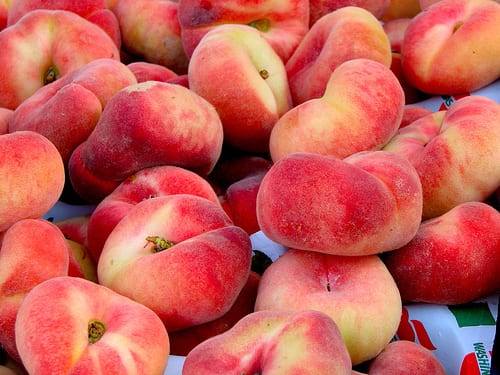 Spanish farmers at war with French over cheap peaches Spanish farmers at war with French over cheap peaches