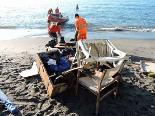 Police dismantle two illegal Nerja camps Police dismantle two illegal Nerja camps