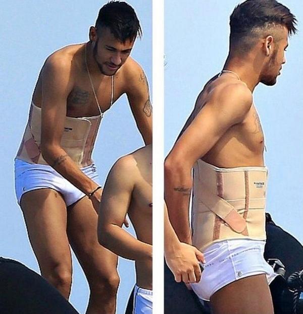 Neymar sports hot new corset in Ibiza Neymar sports hot new corset in Ibiza