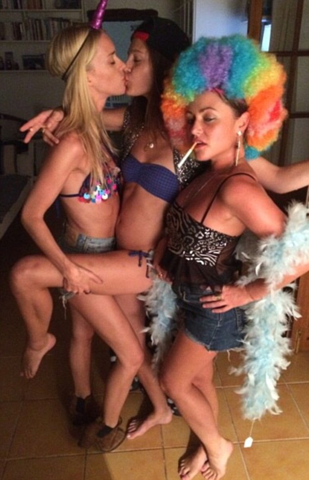 Not exactly model behaviour from Lady Mary Charteris and Mila de Wit in Ibiza Not exactly model behaviour from Lady Mary Charteris and Mila de Wit in Ibiza