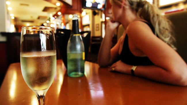Olive Press talks drink-spiking awareness on Marbella radio Olive Press talks drink-spiking awareness on Marbella radio