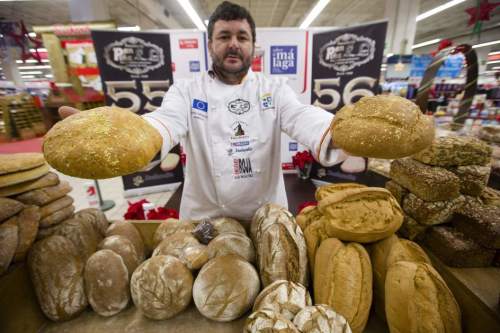 Algatocin baker creates world’s most expensive bread… with gold Algatocin baker creates world’s most expensive bread… with gold