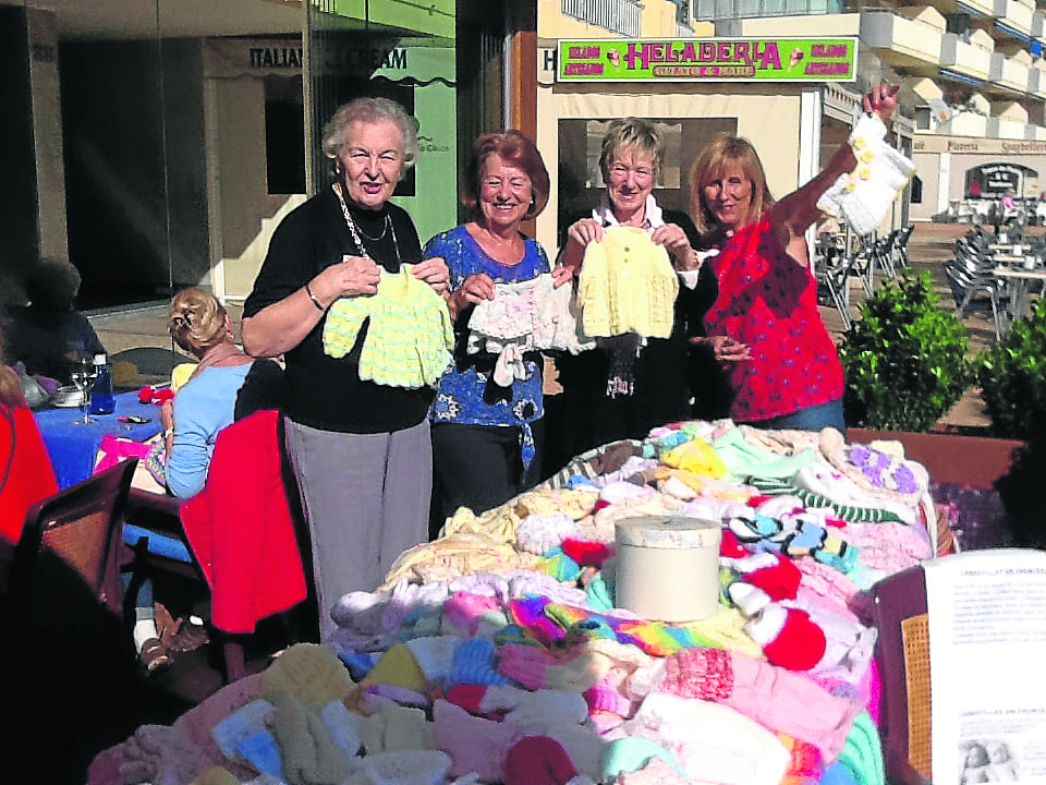 Expat knitting circle booted out of Fuengirola restaurant Expat knitting circle booted out of Fuengirola restaurant