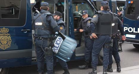 Expired safety gear puts Spain’s police officers at risk Expired safety gear puts Spain’s police officers at risk