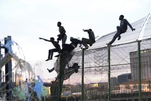More than 1,000 migrants attempt to cross border into Melilla More than 1,000 migrants attempt to cross border into Melilla
