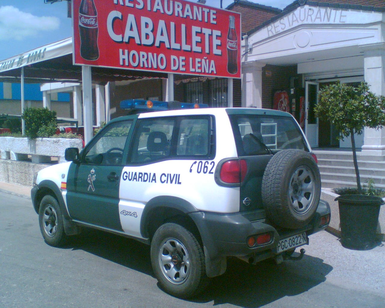 Nissan Terrano Guardia Civil