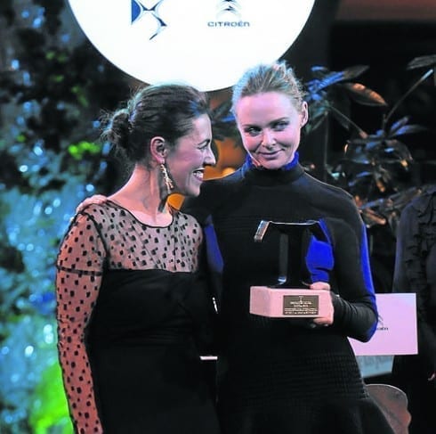 stella mccartney picks up fashion award in madrid