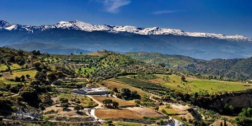 View of Sierra Nevada mountains e