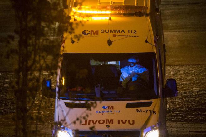 an ambulance carrying a spanish nurse who believed to have contracted the ebola