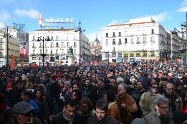 tio pepe square crowd e