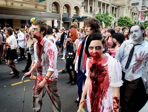 halloween zombie parade e