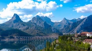 Stunning Picos De Europa National Park. Image source: eamlesstravels.wordpress.com