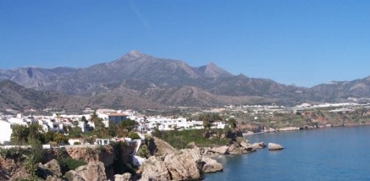 Nerja vue depuis le balcon deurope e