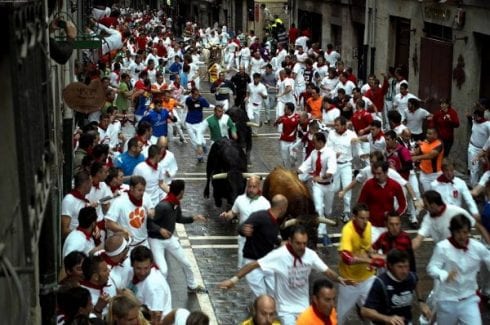 Pamplona fights festival urine e