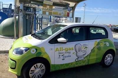 car runs on algae e