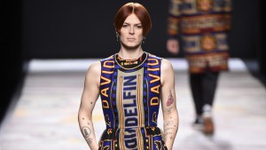 Cutting edge model Bimba Bose