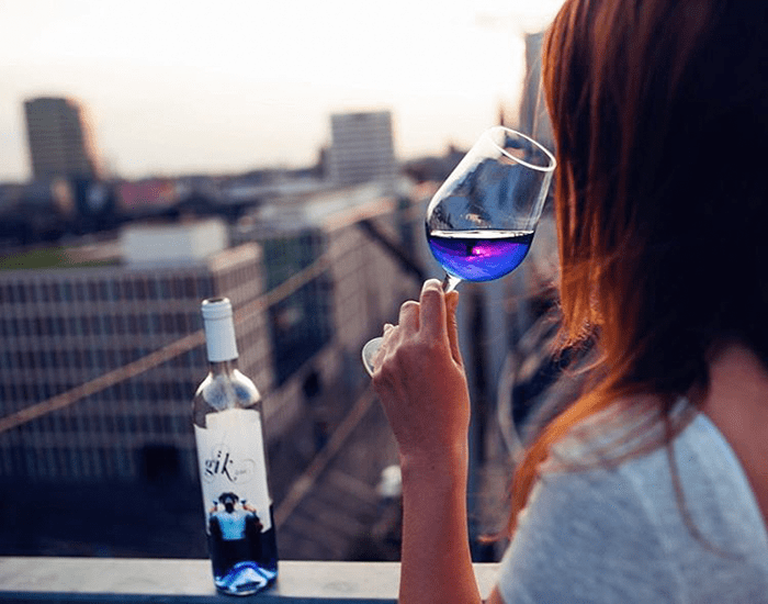 blue wine gik