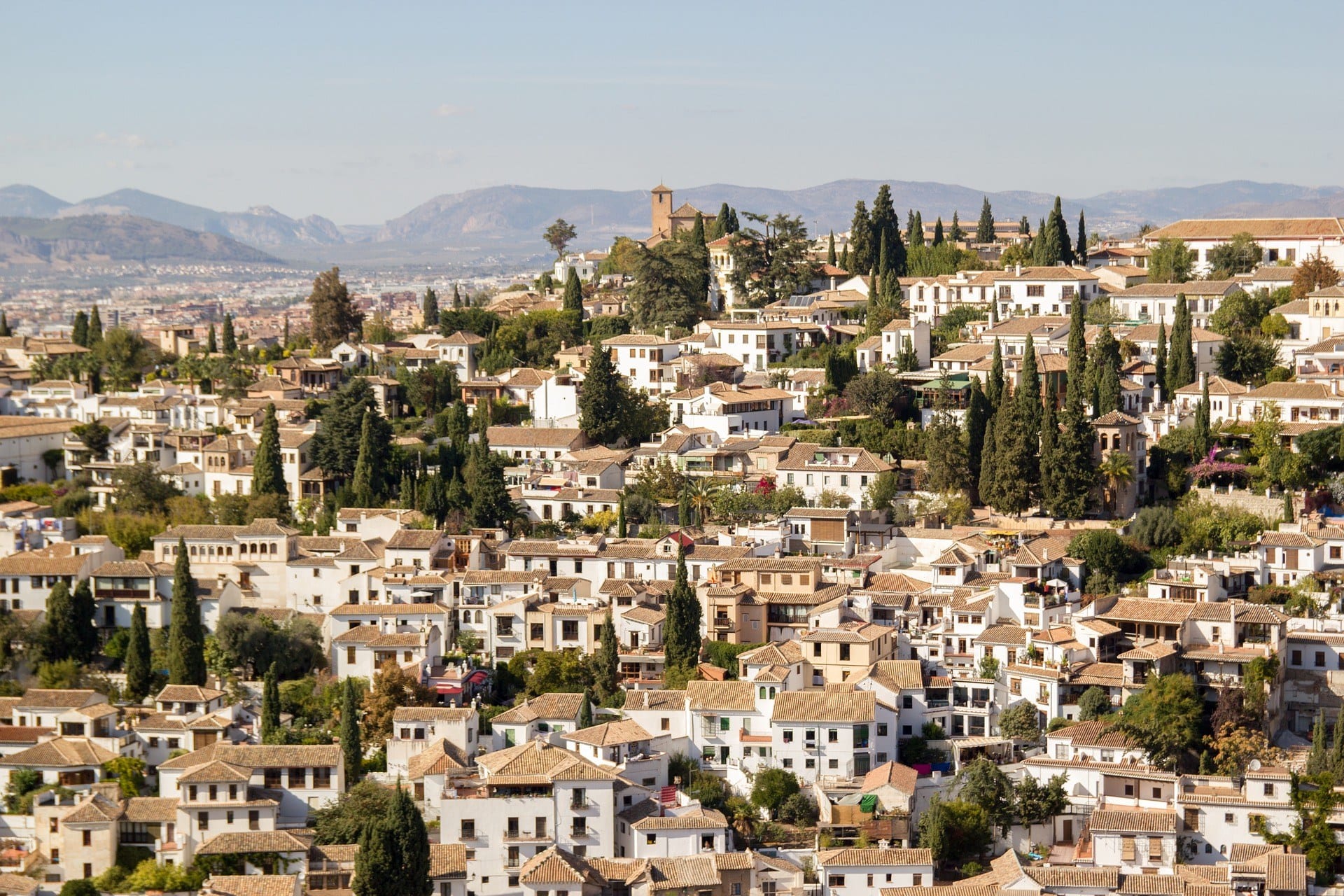 Granada must close all bars, restaurants and non-essential businesses