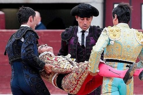 Matador Boyfriend Of The King Of Spain S Niece Has Groin Savagely Pierced By Bull In Spain V1