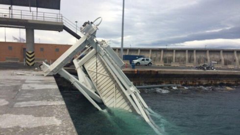 Strong Winds Wreak Havoc In Malaga