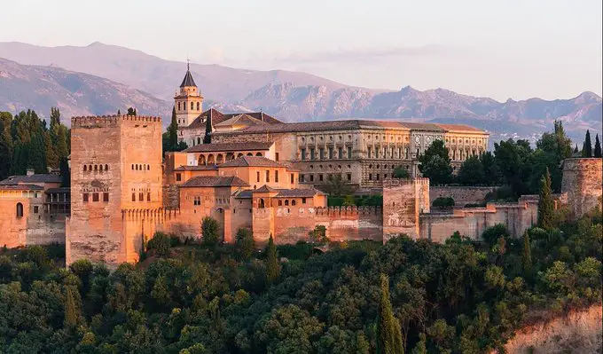 Spain's Alhambra sells 12,590 tickets in eight hours with new ticket sales  system - Olive Press News Spain