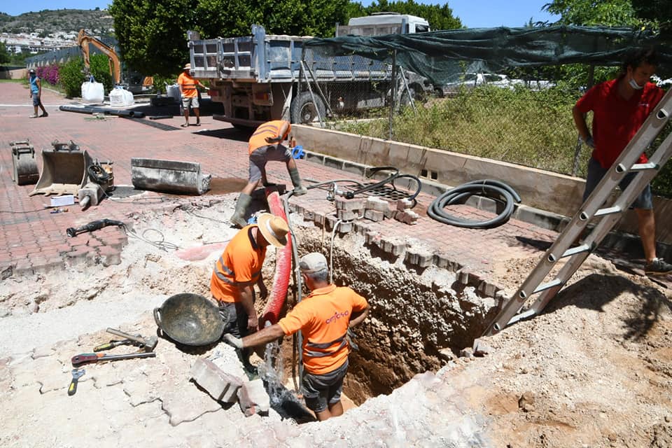 Pipeline Break Causes Costa Blanca  S Javea Residents To Suffer A Dry Week In Enforced Drought