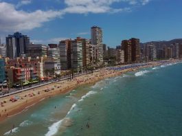 Pedro Sanchez is told to use diplomacy to boost Benidorm and Costa Blanca tourism by getting Spain onto UK ‘Green’ travel list Pedro Sanchez is told to use diplomacy to boost Costa Blanca tourism by getting Spain onto UK 'Green' travel lists