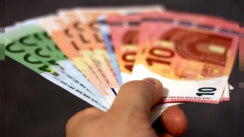 Good Samaritan Discovers Cash Filled Envelope And Owner Gets It Back On Spain S Costa Blanca